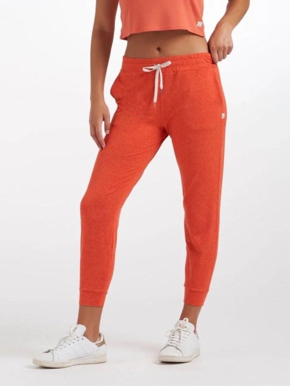 Vuori Women's Performance Joggers Grapefruit Heather Orange Size L